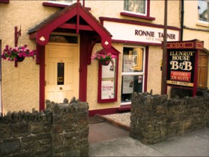 IlenroyHouse_Front02